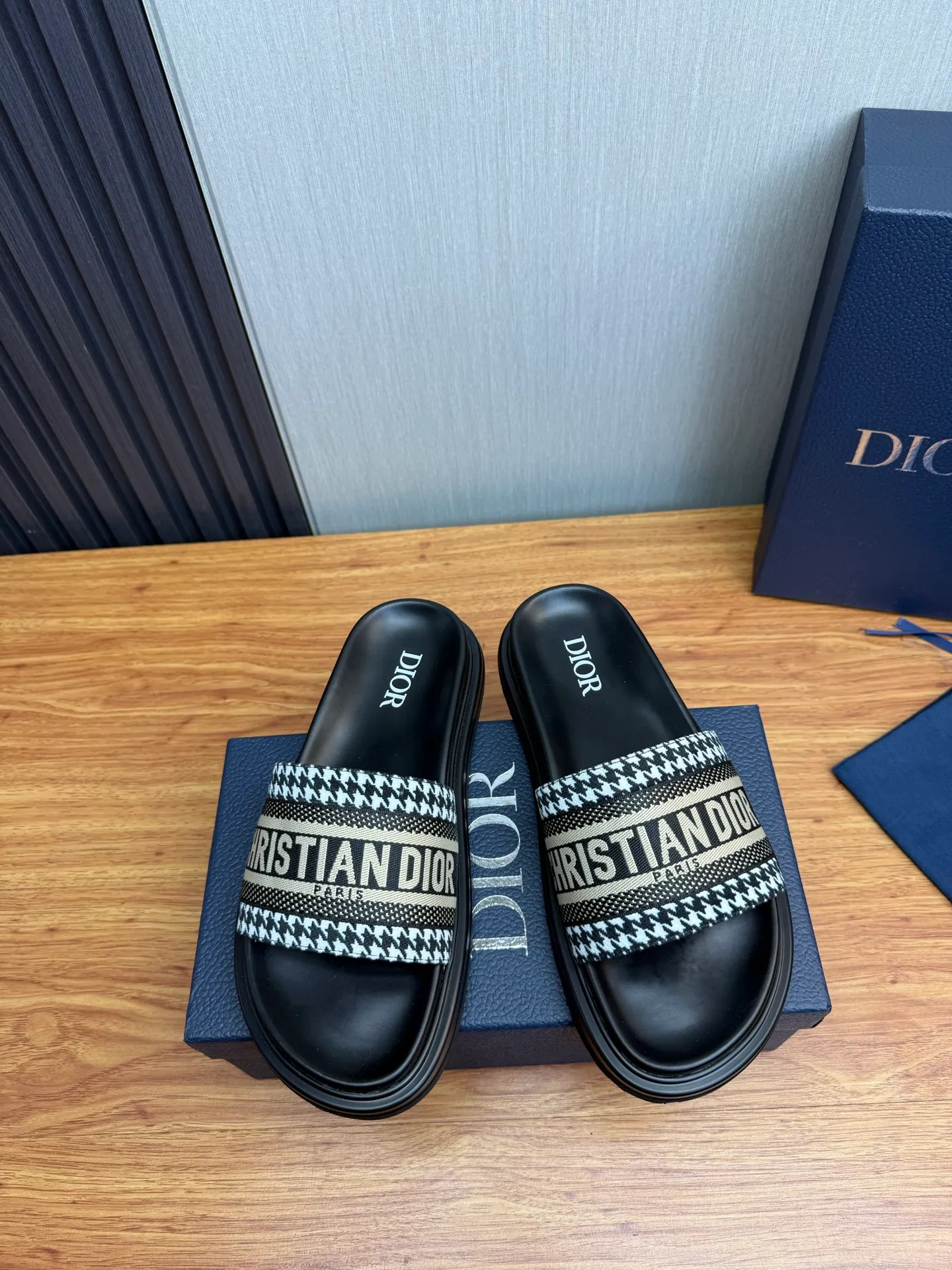 Men's shoes 260💰 Dior. Men's slippers🩴Official website 1:1 production 38-45 size 45 46 🉑️Customized original material shipped✅